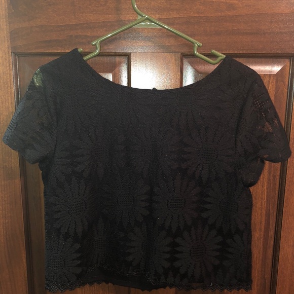 Forever 21 black flower crop top - Picture 2 of 2